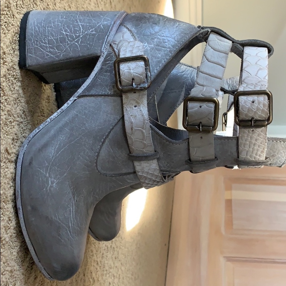 Worn once free bird teddy booty
